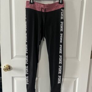 PINK Victoria's Secret Black and Pink yoga Leggings Sz med